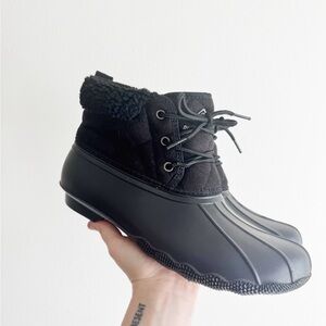 Black Dream pairs duck boots women’s 8